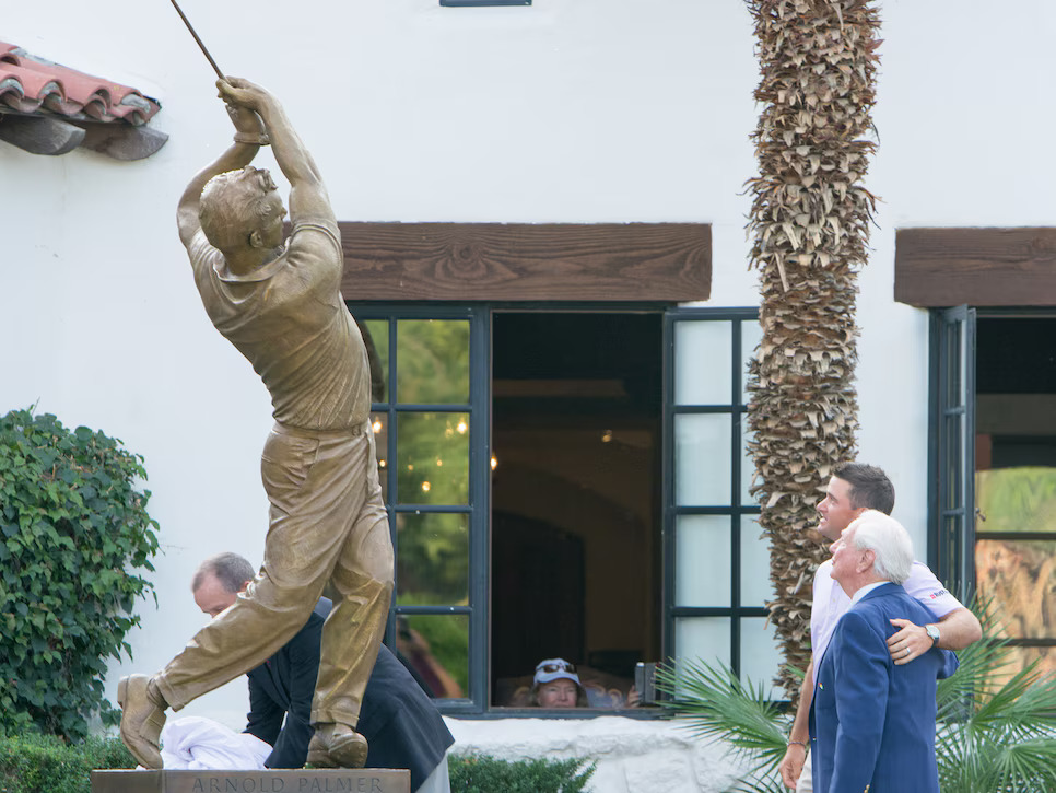 Arnold Palmer Sculpture unveiled at Arnold Palmer's Restaurant